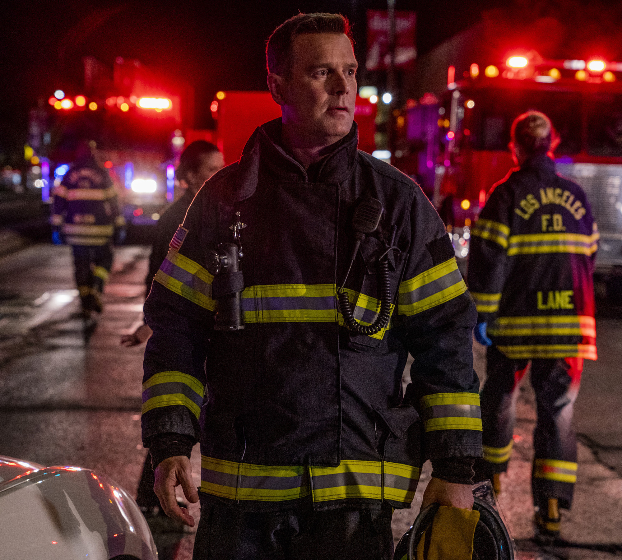 9-1-1 Episode 2x16 