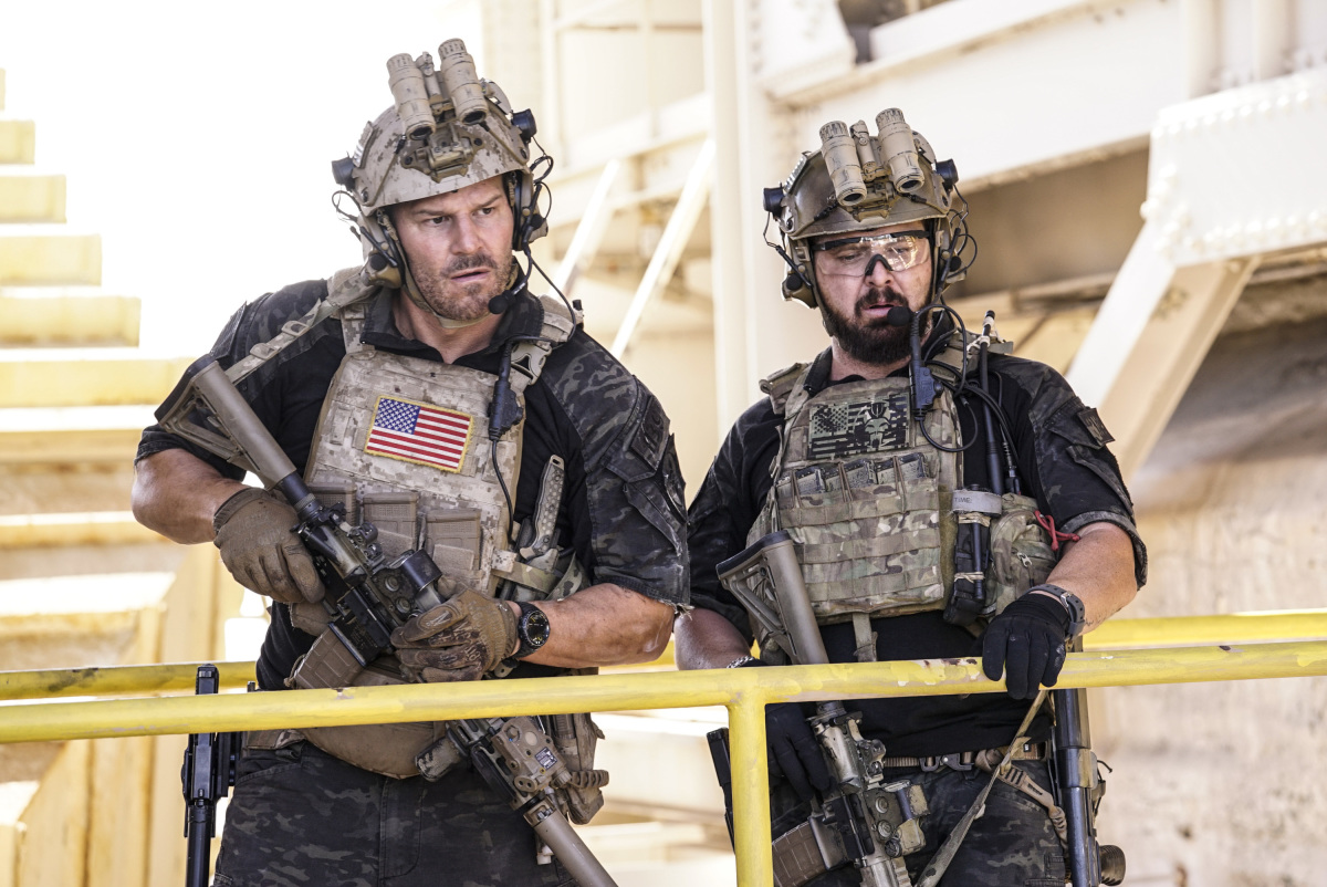 SEAL TEAM 2x01 